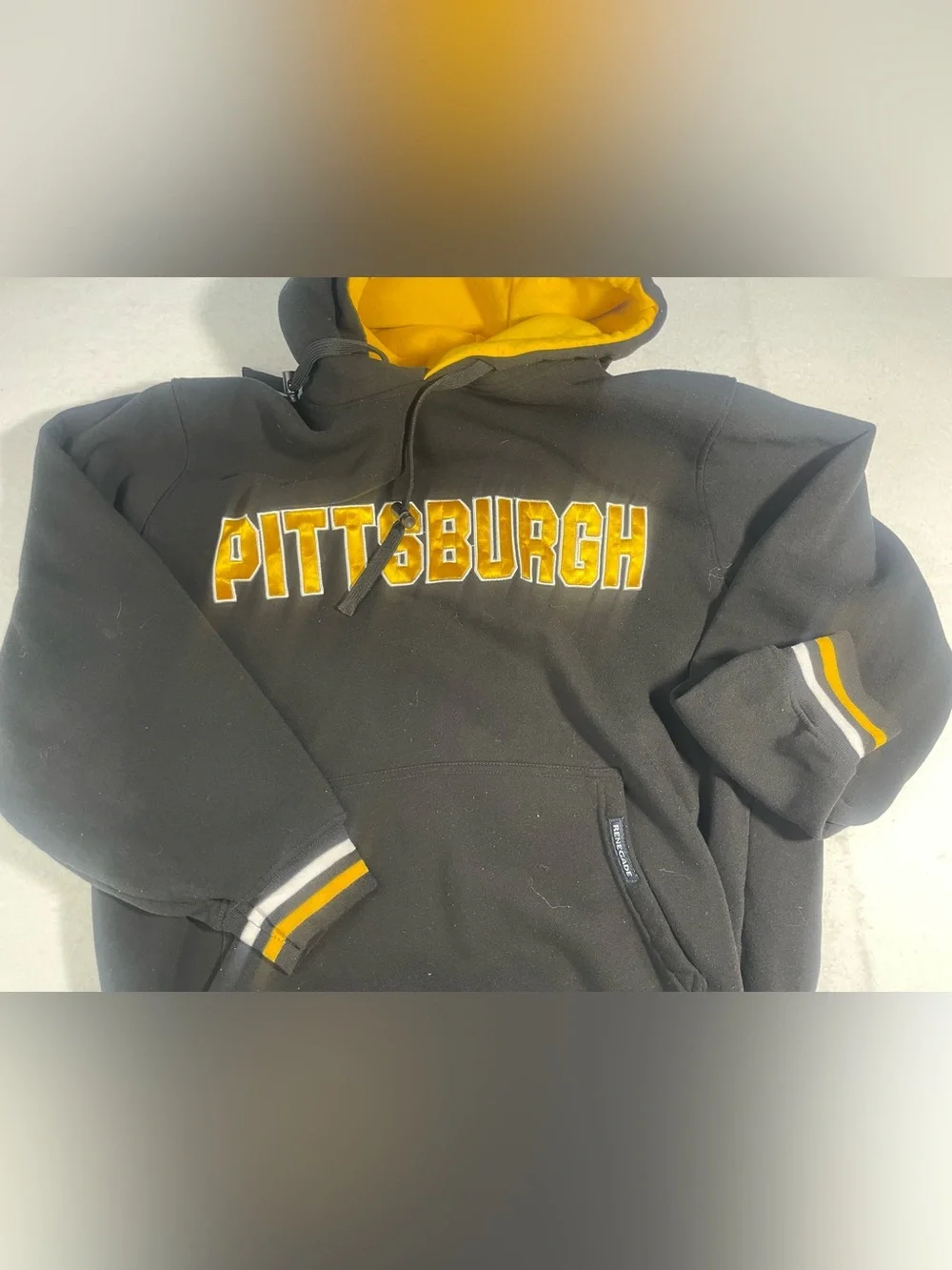 Pittsburgh Black & Gold Embroidered Hoodie Sweatshirt Size Large Renegade Unisex